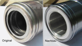 Die meisten Telegabeln haben einen hydraulischen Endanschlag. Das Originalteil hat ein Ringventil welches den Tauchkegel beim Ausfedern sofort freigibt. Bei dem Billigteil, rechts, saugt sich das Rohr im Anschlag fest und gibt das Ausfedern verzögert frei